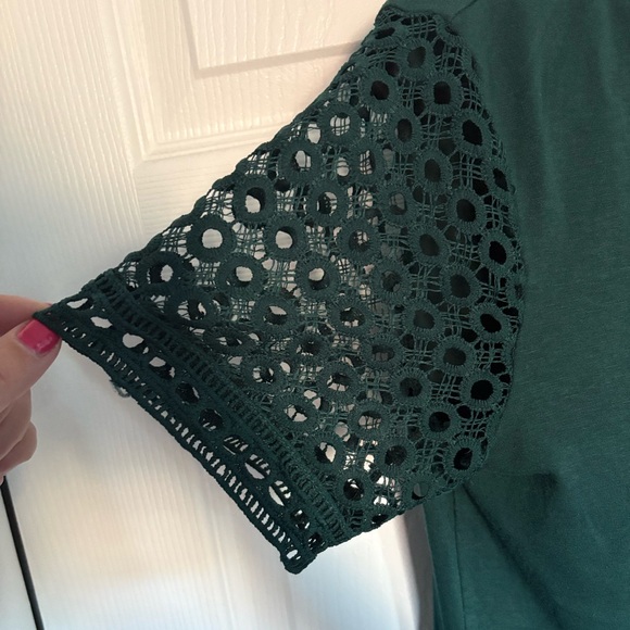 Elegant Green Lace Sleeve Top - Picture 2 of 3